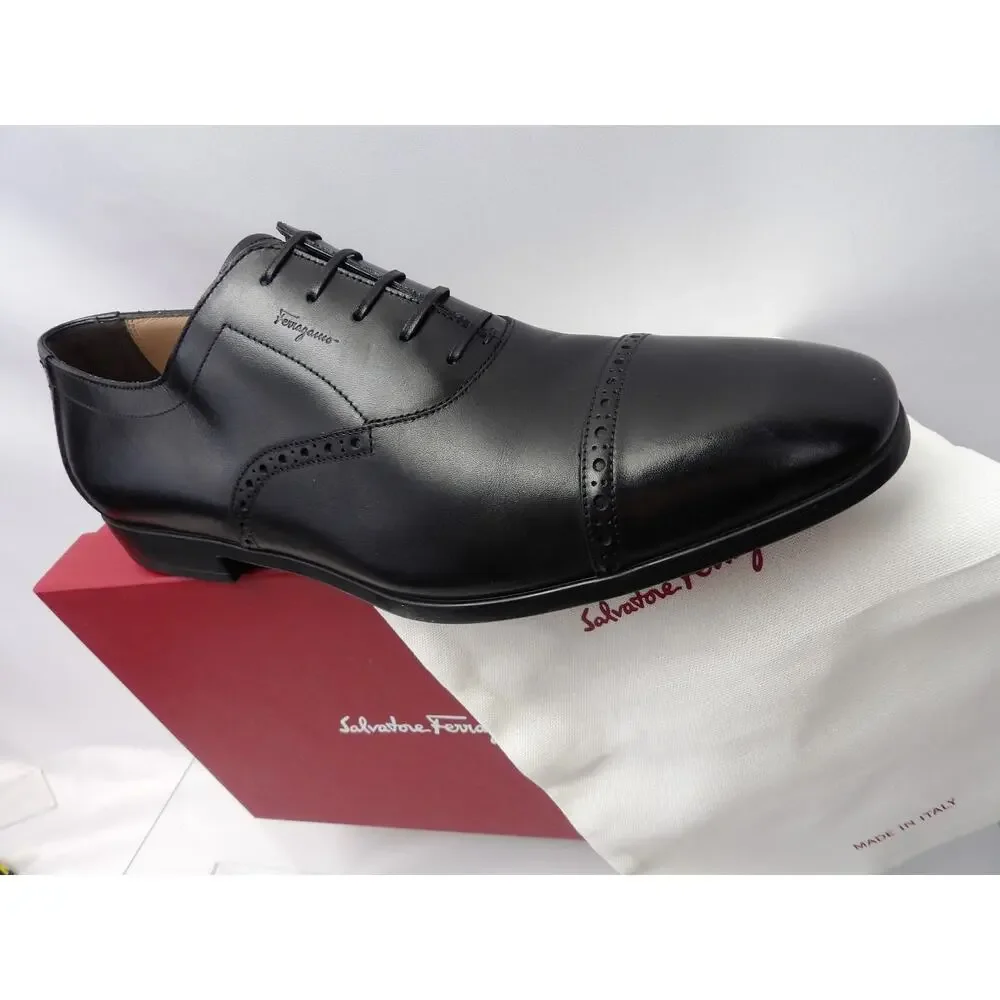 NIB SALVATORE FERRAGAMO RILEY BLACK BROGUE LEATHER LOGO OXFORDS 9 E